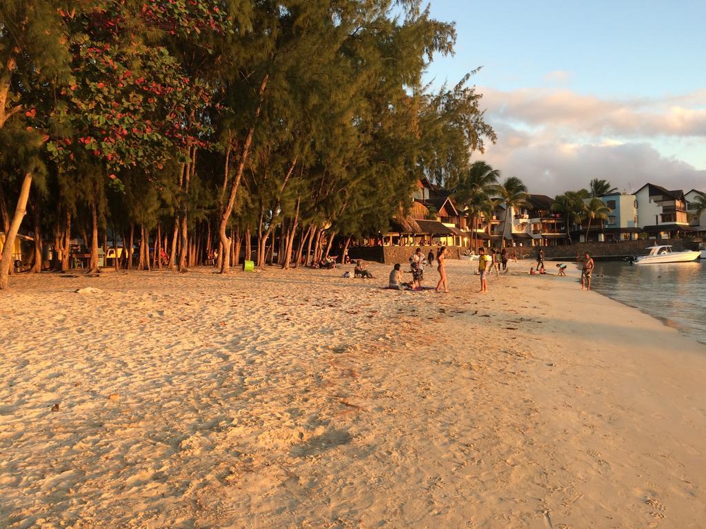 Ebrahim Flats - Grand Baie Beach Exterior photo